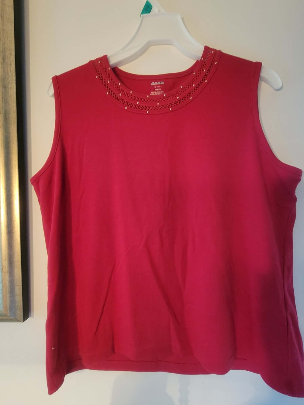 Alia sleeveless tank top with embellished neckline - Red